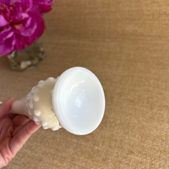 Vintage Fenton Hobnail Milk Glass Bud Vase White Opalescent 9 Inch - Picture 7 of 7